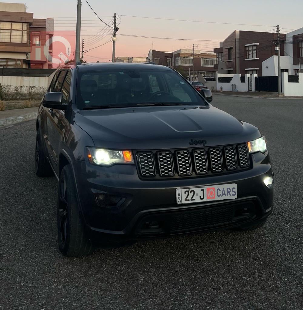 جیپ گراند شیرۆکی